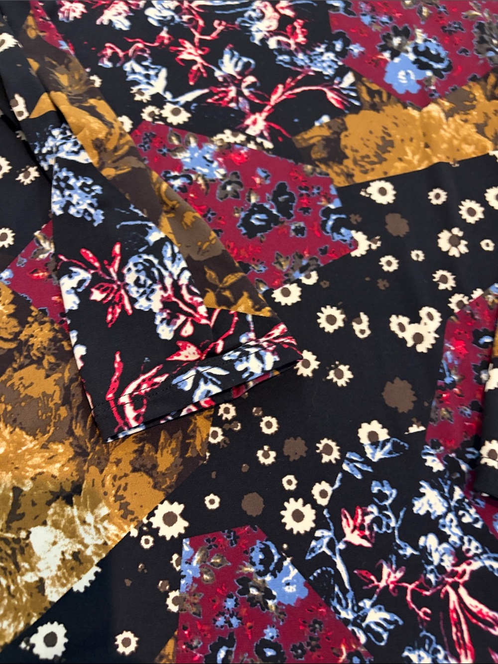 BCBGeneration Burgundy Floral Velvet Long Sleeve Swing Dress - Picture 4 of 5
